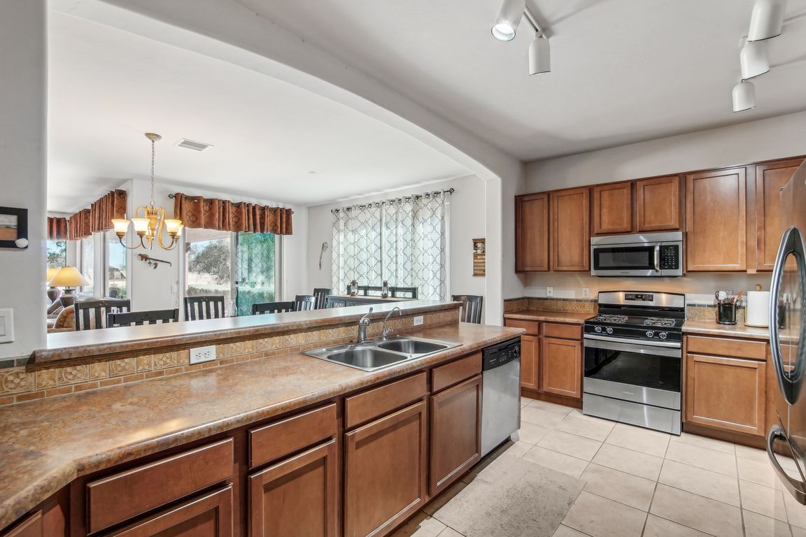 Fairway Dr-014.jpg