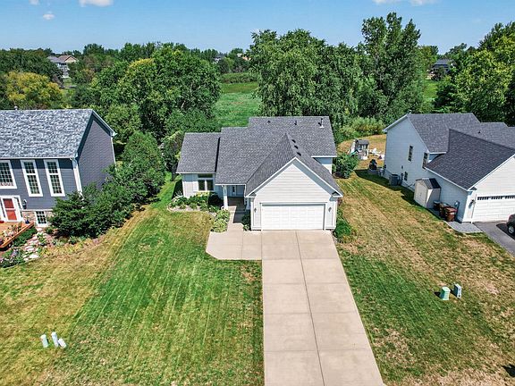 3rd image of 282 Cherry Hill Trl