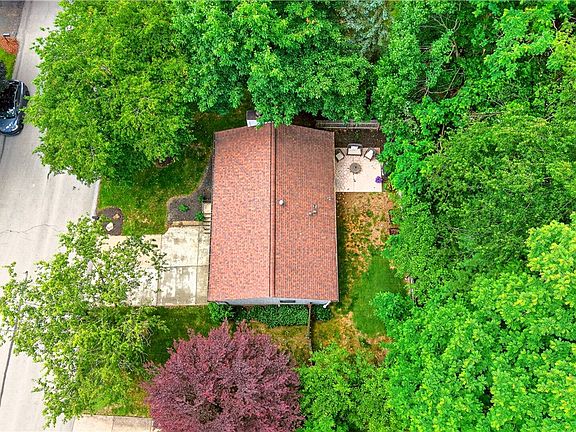 2nd image of 111 Meadow Ct