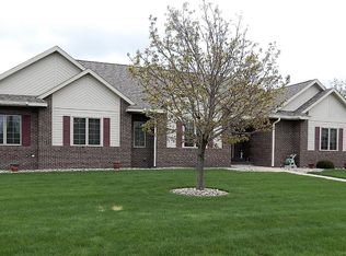 1303 10th St SW, Humboldt, IA 50548