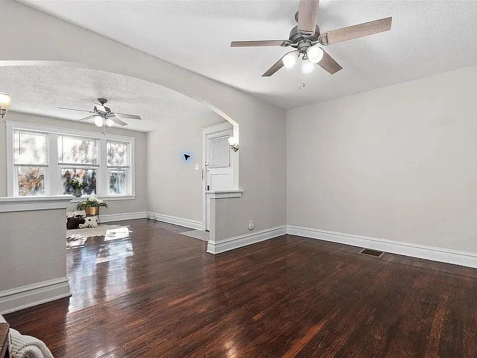 4459 Russell Blvd #2E