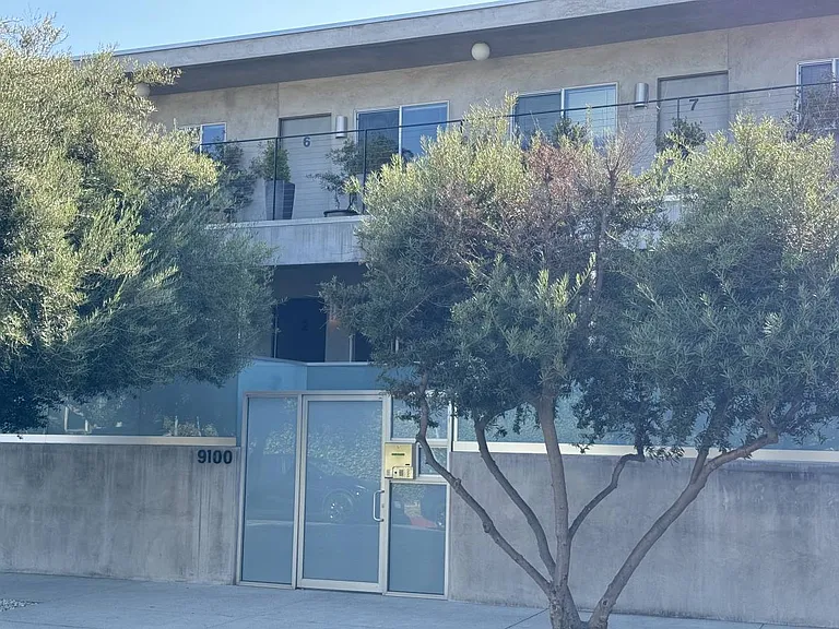 9100 Whitworth Dr — Photo 1