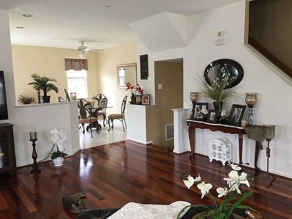 2nd Floor Living Room