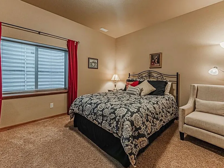 1630 Oakmont Dr — Photo 23