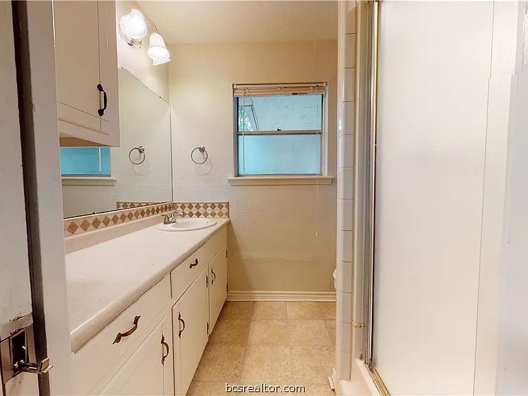 1217 Westover St — Photo 9