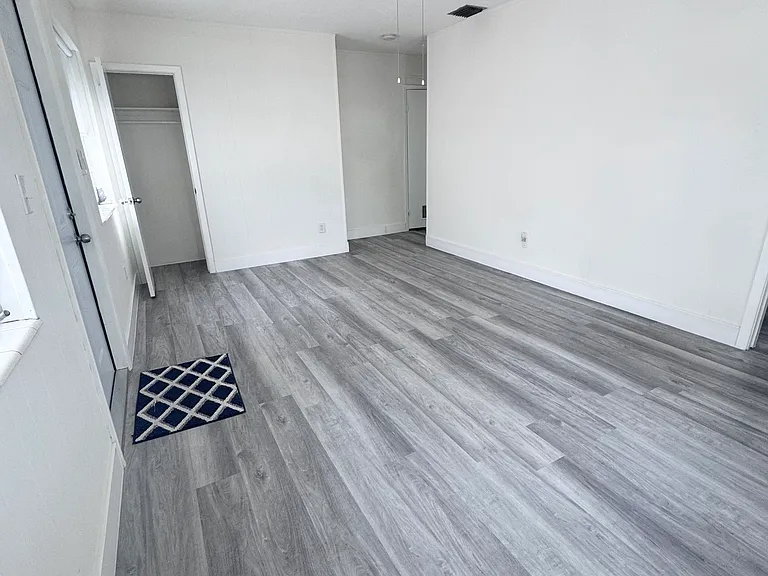 1030 Superior St #2 — Photo 3