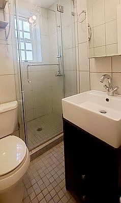 3rd image of 509 E 77th St APT 4L