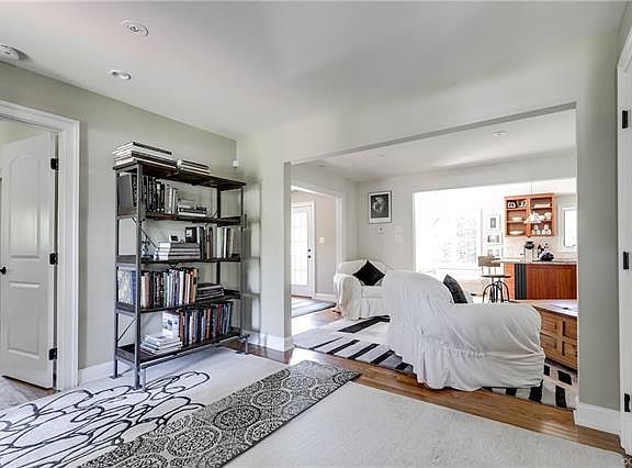 4th image of 1706 Betty Ln