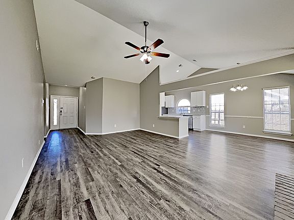 3rd image of 4608 Greenwich Dr