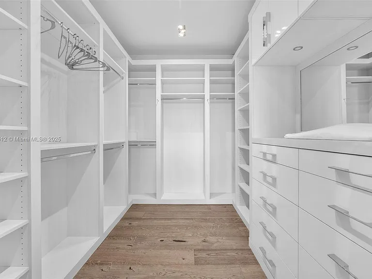 9501 Collins Ave #1 — Photo 35