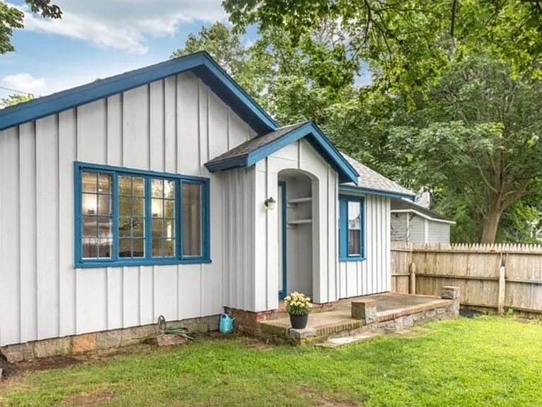 2 Cove Hill Ln — Photo 2