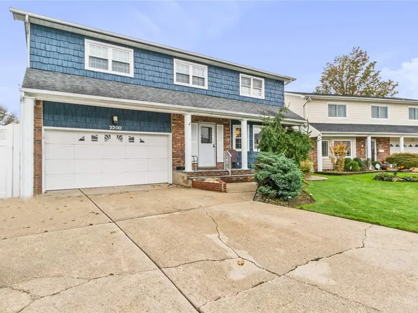 2200 Custom Village, North Bellmore, NY 11710