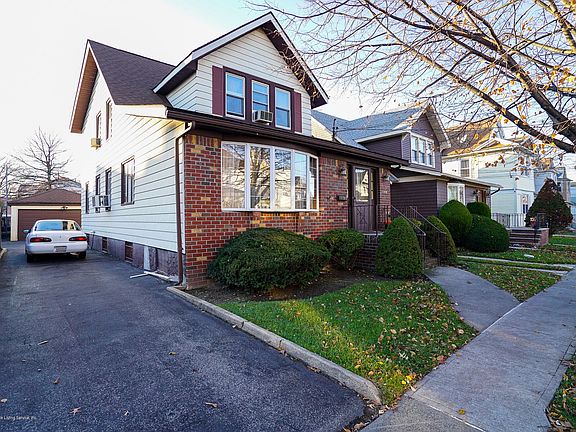 2nd image of 196 Dubois Ave
