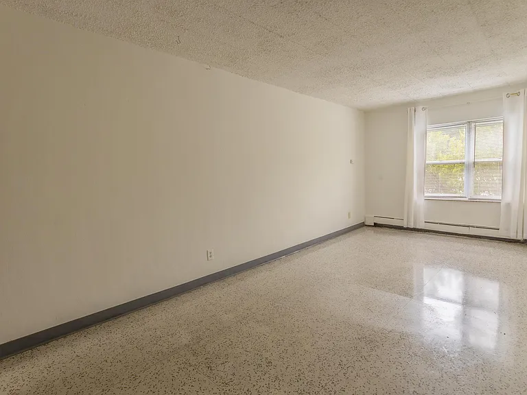 2441 Holmes St #5 — Photo 11
