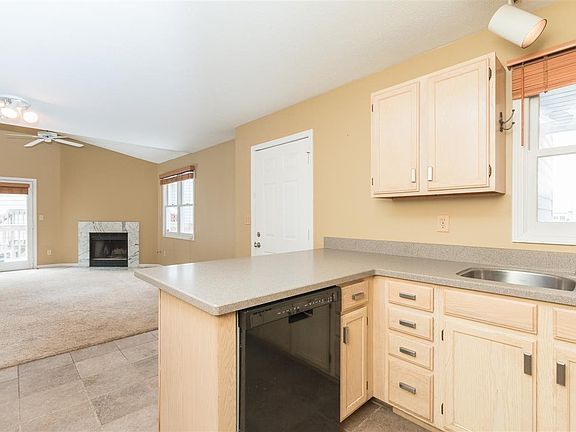 5th image of 1536 N Oakhill Dr Unit M3