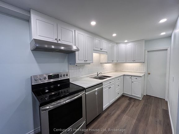 5th image of 7 Hyland Rd #B