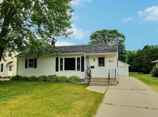736 W 18th Ave, Oshkosh, WI 54902