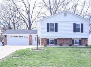 845 Ridge Dr, Saint Peters, MO 63376