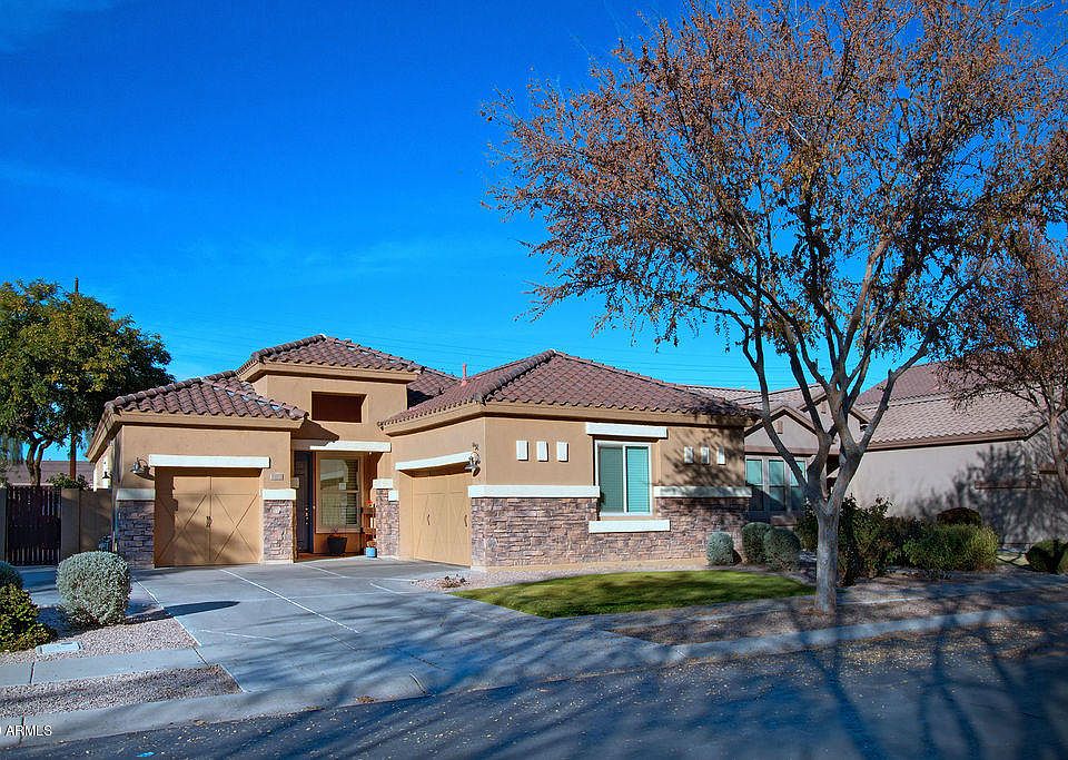 1st image of 230 W Flamingo Dr