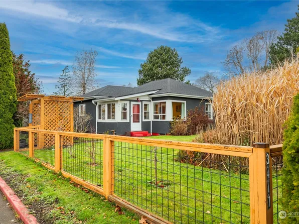 3417 Bennett Drive, Bellingham, WA 98225