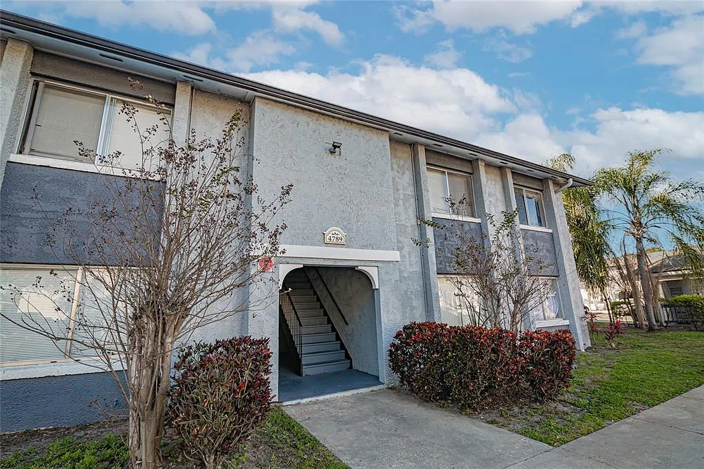 2 bed, 2.0 bath, 976 sqft, $1,400 — Photo 1