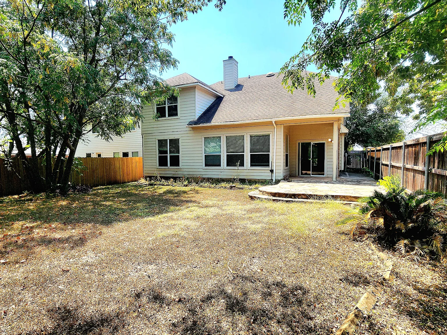 4 bed, 2.5 bath, 2181 sqft, $2,250 — Photo 2