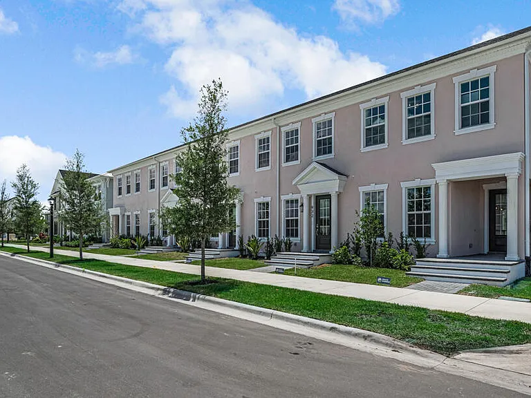 930 SW Prairie Ave — Photo 4