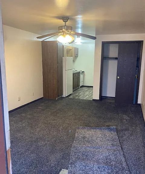 138 Eastwood Dr — Photo 1