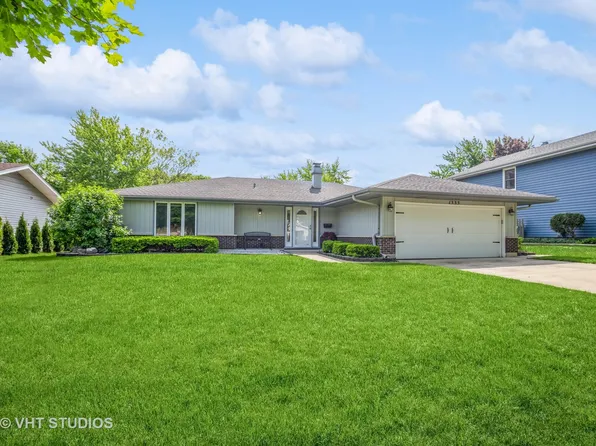 1333 Chartwell Rd, Schaumburg, IL 60195