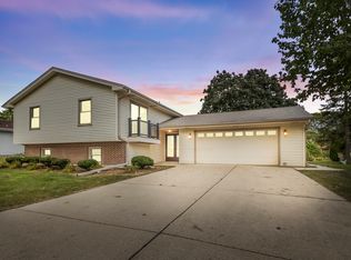 6N481 Fairway Ln, Itasca, IL 60143
