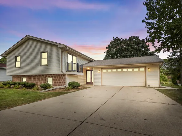 6N481 Fairway Ln, Itasca, IL 60143