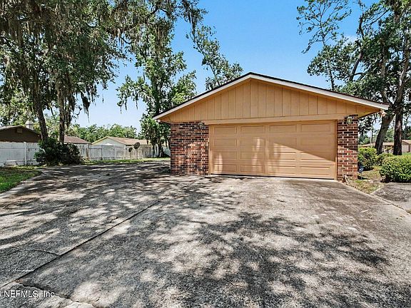 3rd image of 1030 MONTEGO BAY Drive S