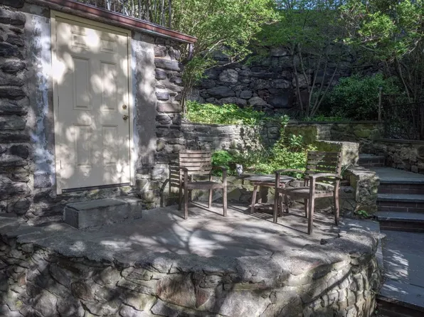 2501 Palisade Avenue image 17 of 22