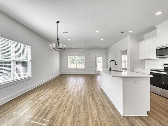 4th image of 3818 Alamosa St