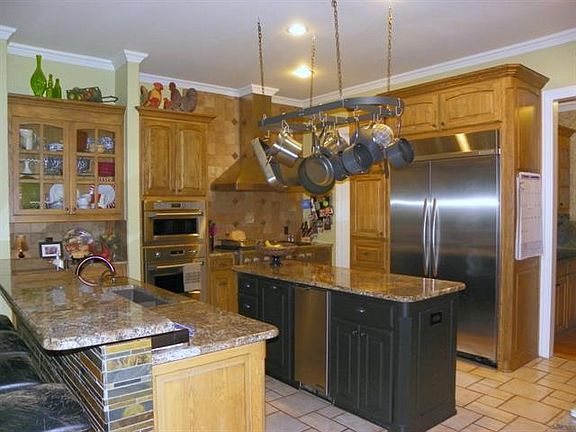 5th image of 3812 La Mancha Ln