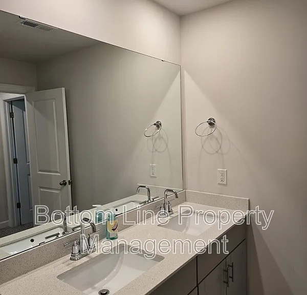 1221 Colgher St — Photo 29