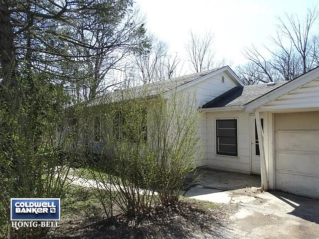 16704 S Parker Rd photo 1