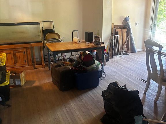 3rd image of 4304 Largo Rd