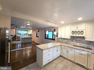 102 Suburban Ter, Stratford, NJ 08084