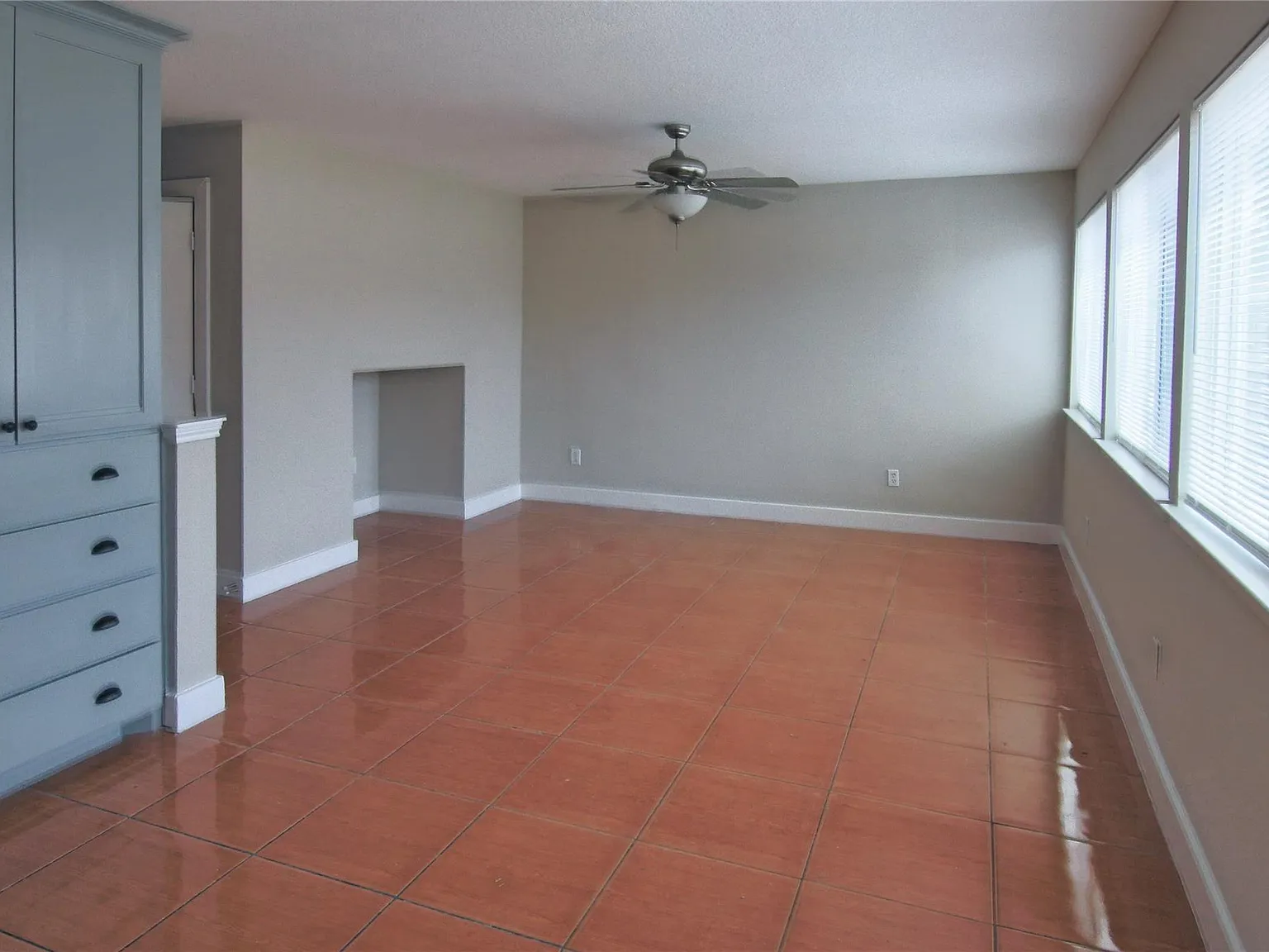4 bed, 2.5 bath, 1820 sqft, $1,850 — Photo 3