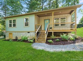 15 N Mockingbird Ln, Fletcher, NC 28732