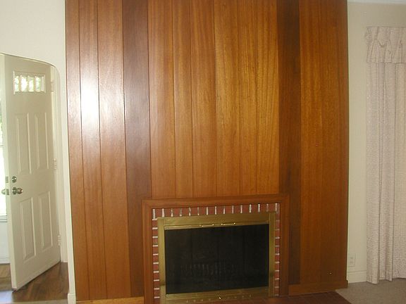 1st floor fireplace