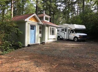 57 Outer Dr, Florence, OR 97439