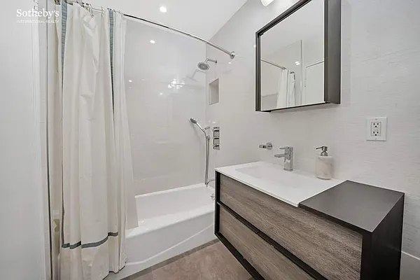 Sold by Sotheby's International Realty | media 9