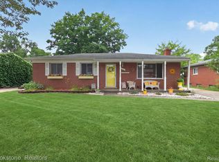 9233 Houghton St, Livonia, MI 48150