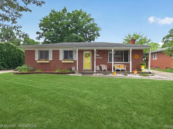 9233 Houghton St, Livonia, MI 48150