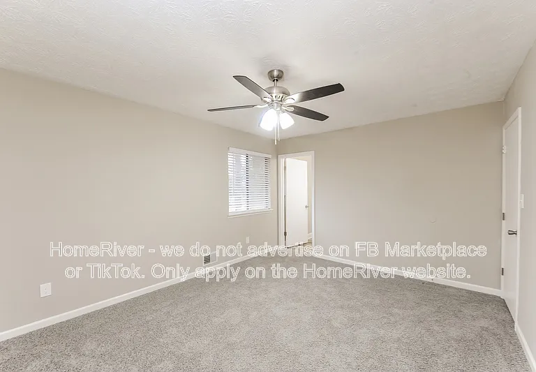 323 Park Ridge Ct — Photo 9