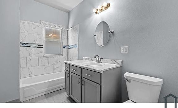 5th image of 2169 N 39th St