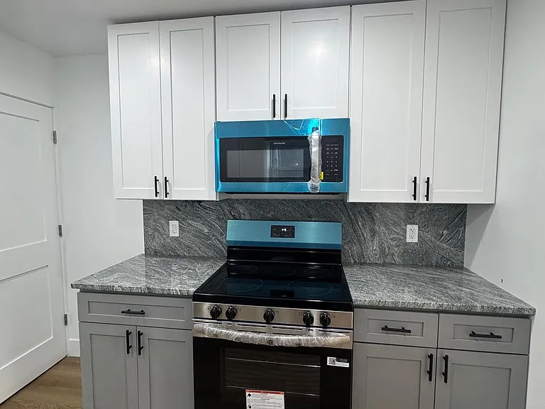 2931 Turner St — Photo 8