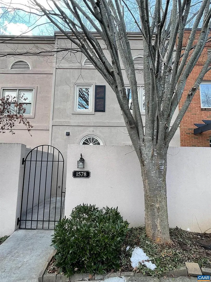 1578 Garden Ct — Photo 3